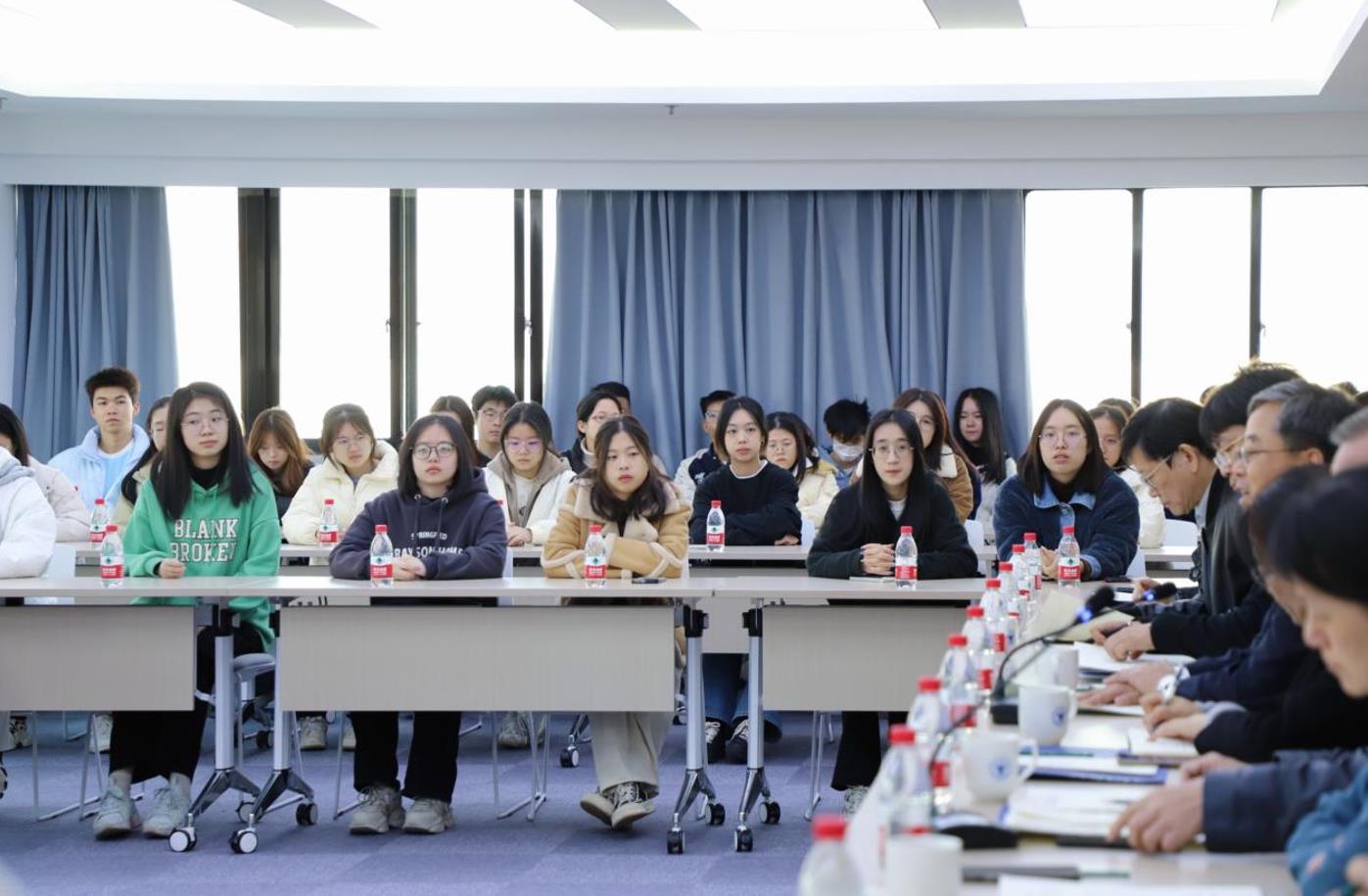 华体买球首届涉外法治(知识产权)人才班开班仪式暨法治化营商环境2023年宁波论坛举行_fororder_微信截图_20231202162742
